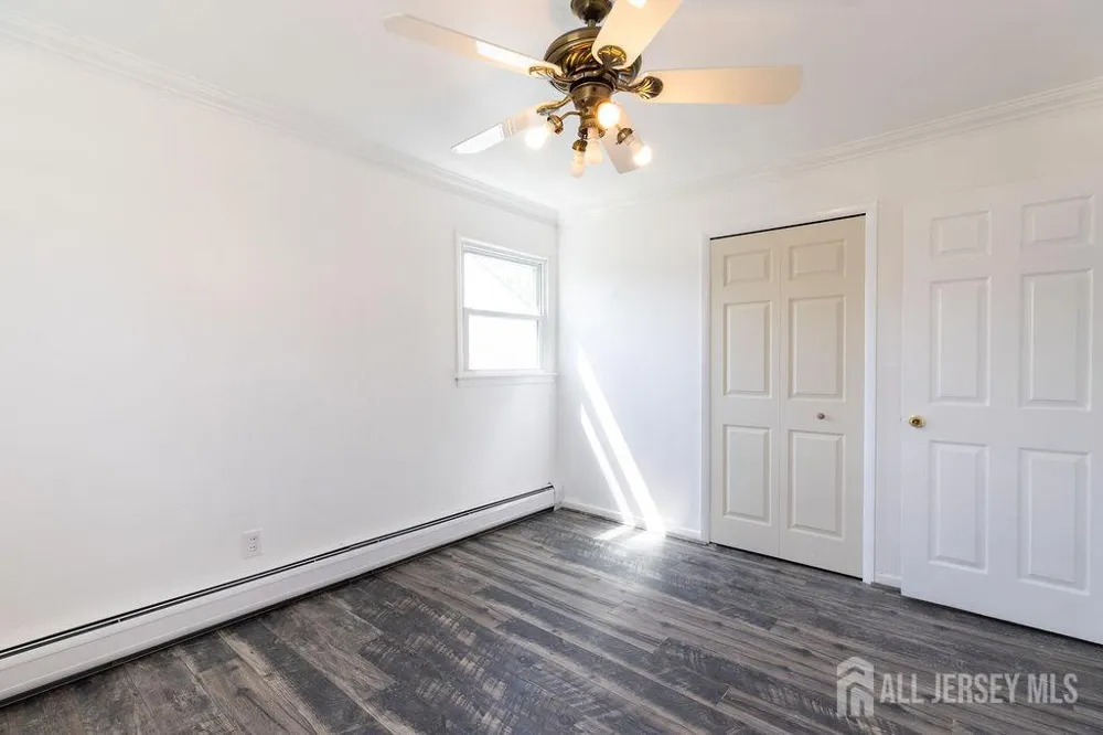 19 Jonquil Circle Fords, NJ 08863