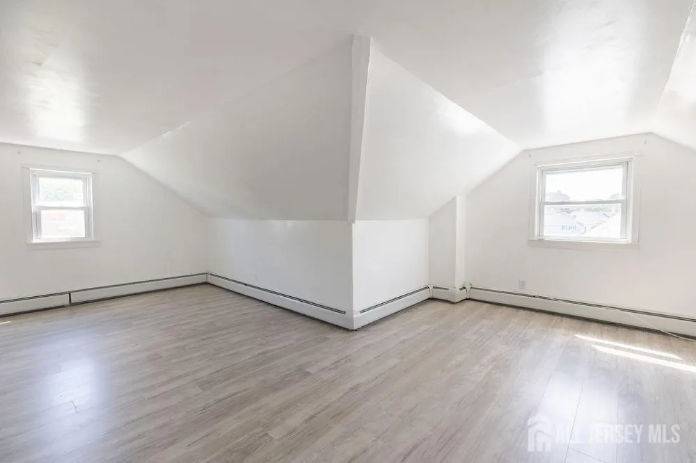19 Jonquil Circle Fords, NJ 08863
