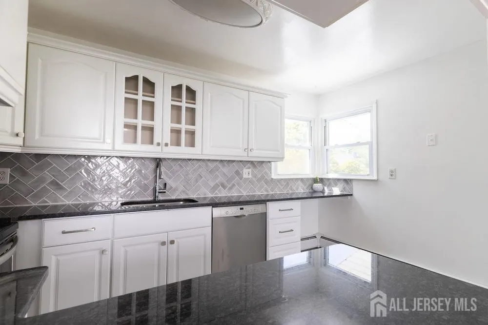 19 Jonquil Circle Fords, NJ 08863