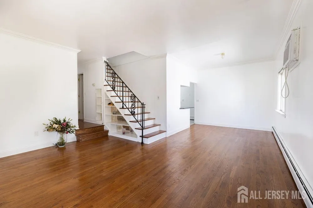 19 Jonquil Circle Fords, NJ 08863