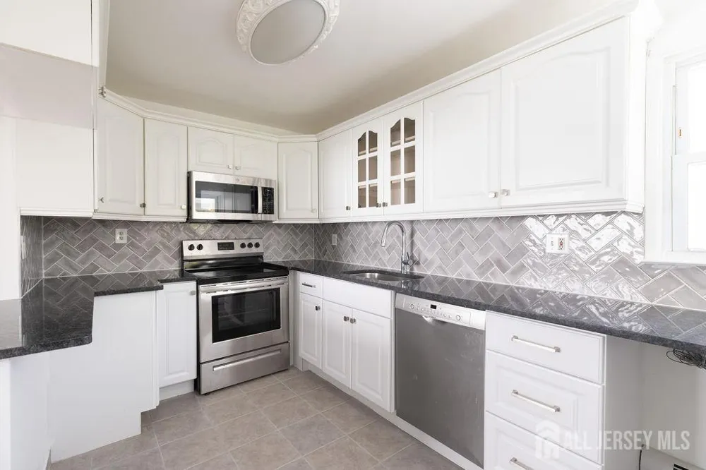 19 Jonquil Circle Fords, NJ 08863