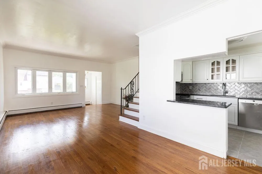 19 Jonquil Circle Fords, NJ 08863