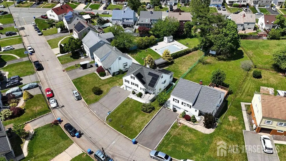 19 Jonquil Circle Fords, NJ 08863