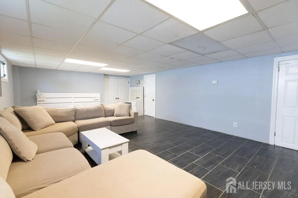 19 Jonquil Circle Fords, NJ 08863