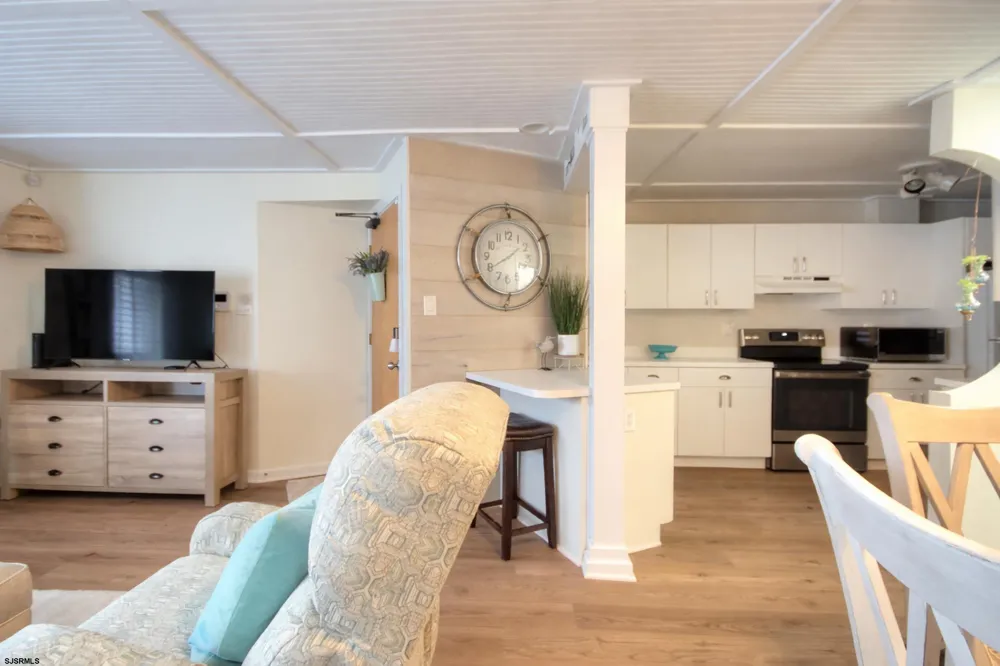 537 Bay Ave Somers Point, NJ 08244