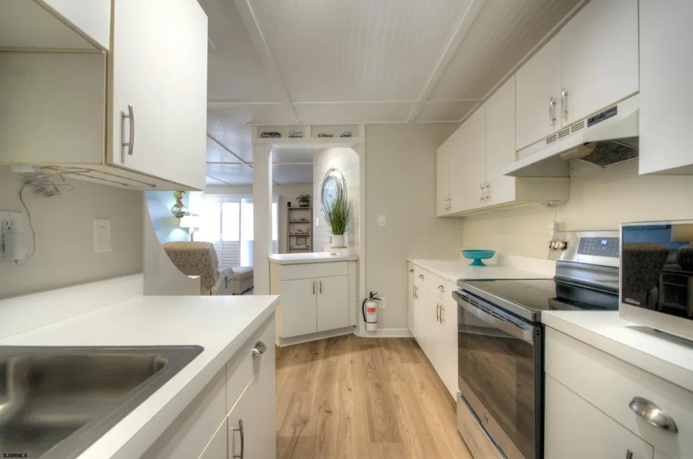 537 Bay Ave Somers Point, NJ 08244
