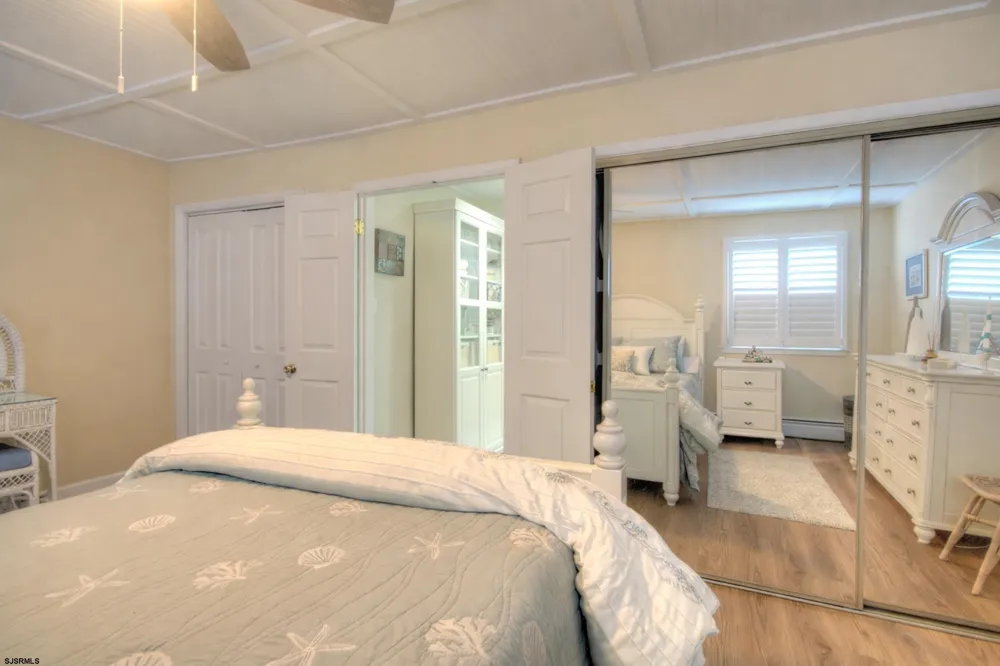 537 Bay Ave Somers Point, NJ 08244