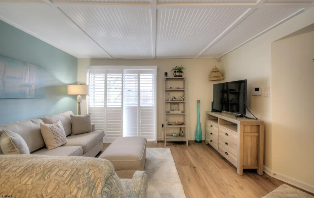 537 Bay Ave Somers Point, NJ 08244