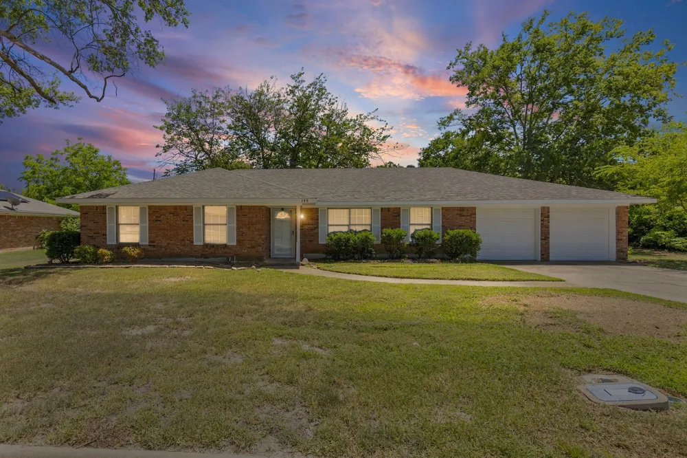 148 Royal Lane Commerce, TX 75428
