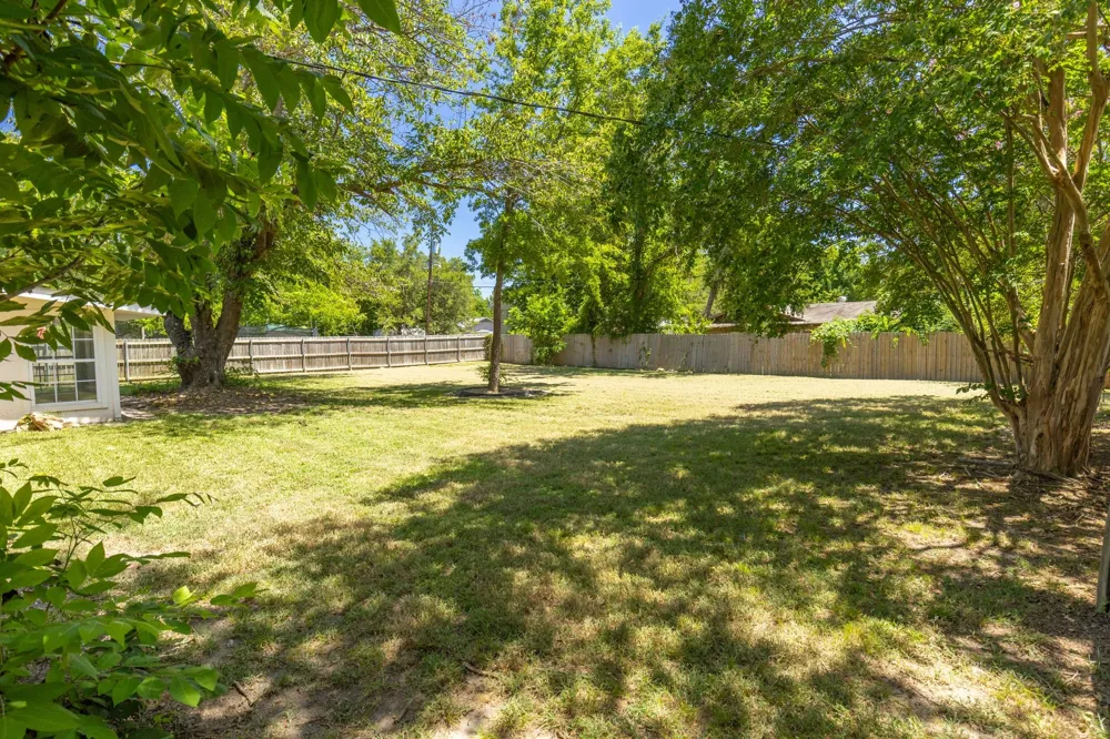 148 Royal Lane Commerce, TX 75428