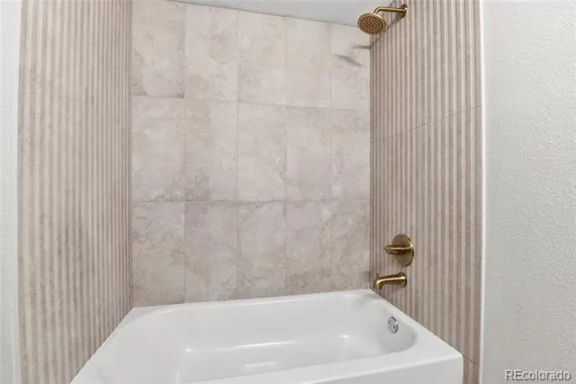 1060 S Parker Road #27 Denver, CO 80231