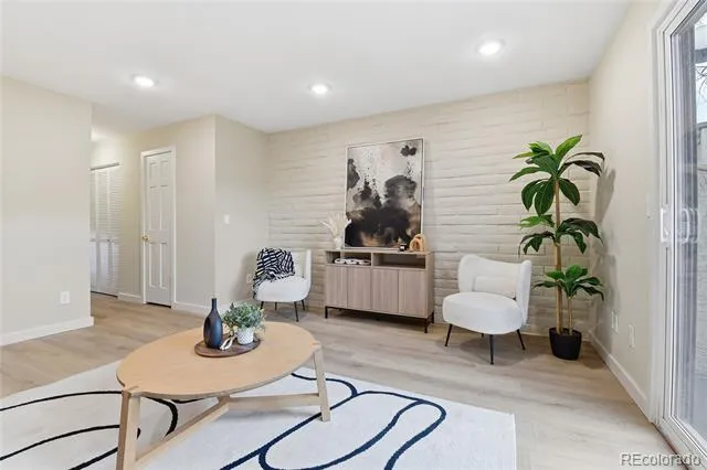 1060 S Parker Road #27 Denver, CO 80231