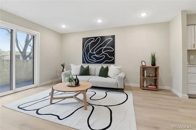 1060 S Parker Road #27 Denver, CO 80231