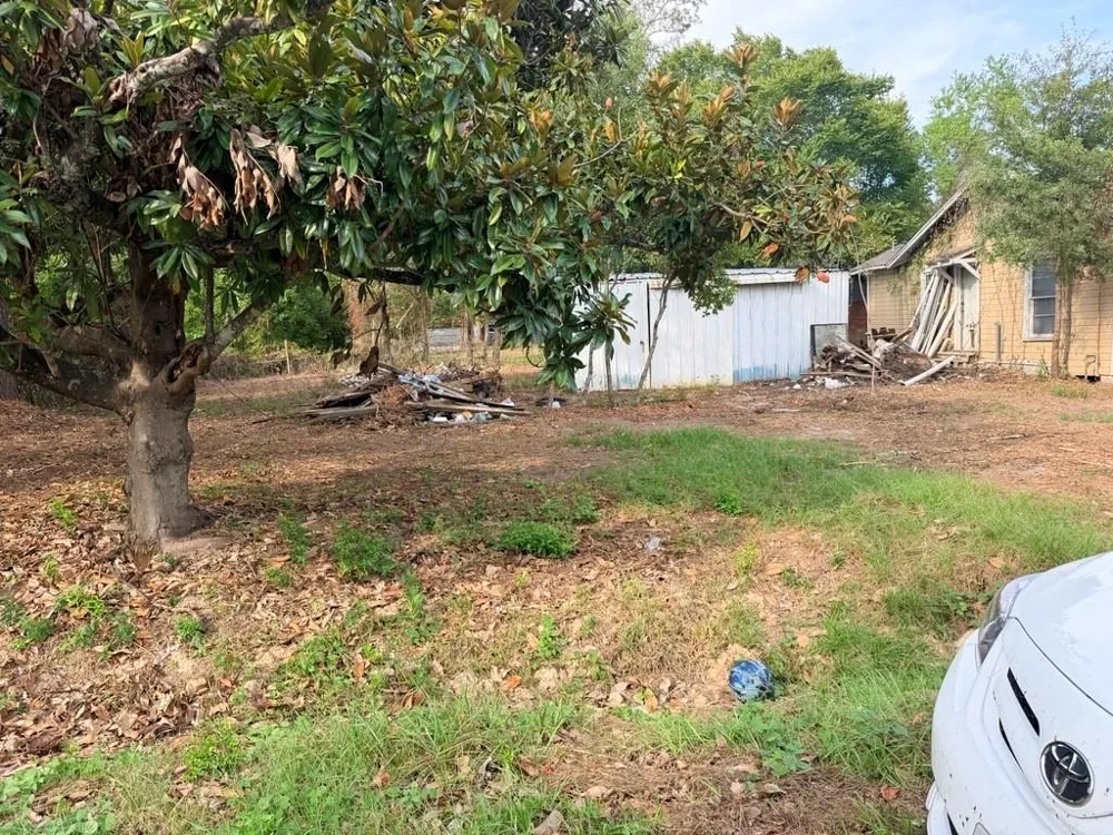 611 E Dallas Street Cleveland, TX 77327
