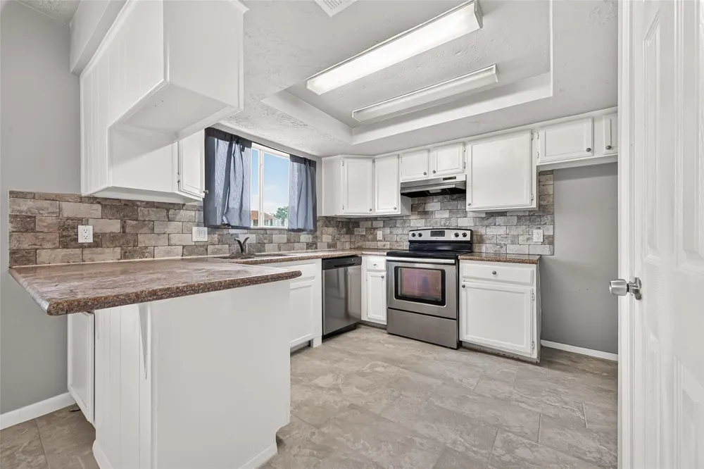 9903 Towne Tower Lane Sugar Land, TX 77498