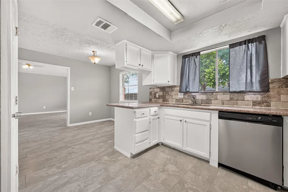 9903 Towne Tower Lane Sugar Land, TX 77498