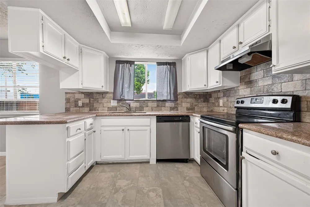 9903 Towne Tower Lane Sugar Land, TX 77498