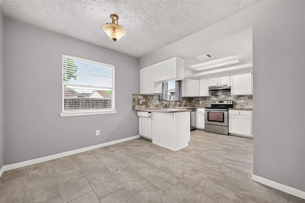 9903 Towne Tower Lane Sugar Land, TX 77498