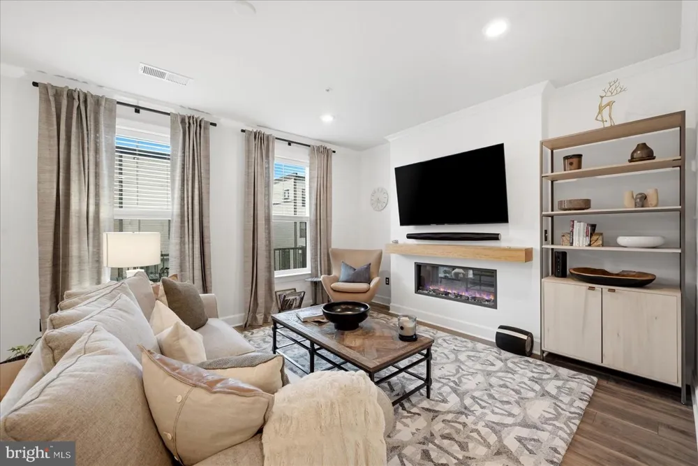 43428 STONEWOOD CROSSING TERRACE Ashburn, VA 20148