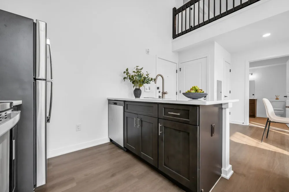 315 RAILROAD AVE East Rutherford, NJ 07073