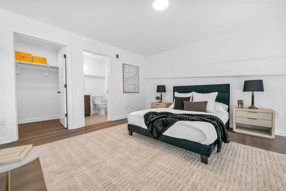 315 RAILROAD AVE East Rutherford, NJ 07073