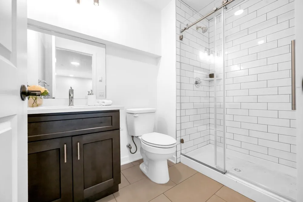 315 RAILROAD AVE East Rutherford, NJ 07073