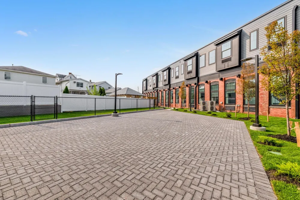 315 RAILROAD AVE East Rutherford, NJ 07073