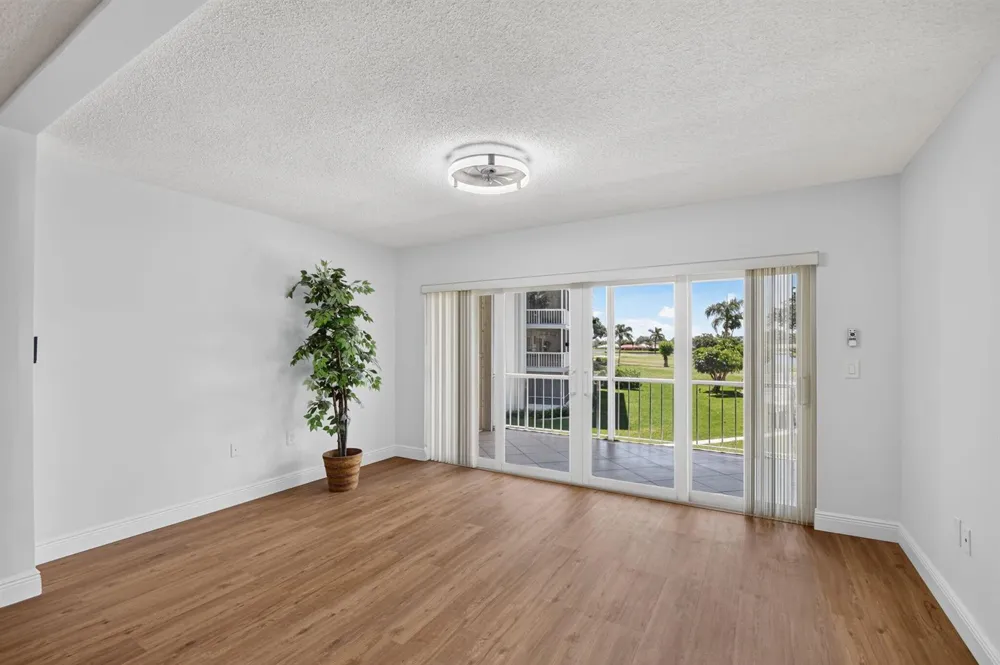 145 Atlantis Boulevard #202 Atlantis, FL 33462
