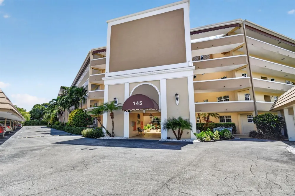 145 Atlantis Boulevard #202 Atlantis, FL 33462