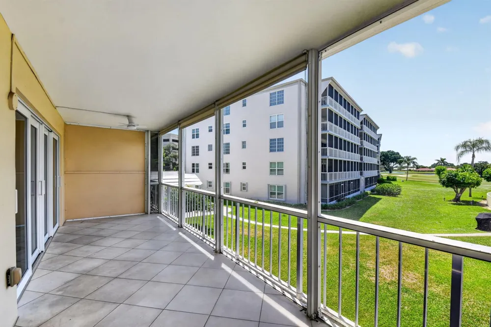145 Atlantis Boulevard #202 Atlantis, FL 33462