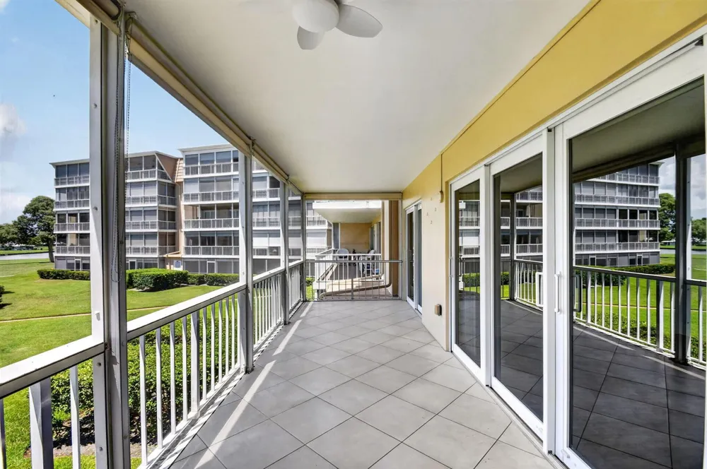 145 Atlantis Boulevard #202 Atlantis, FL 33462