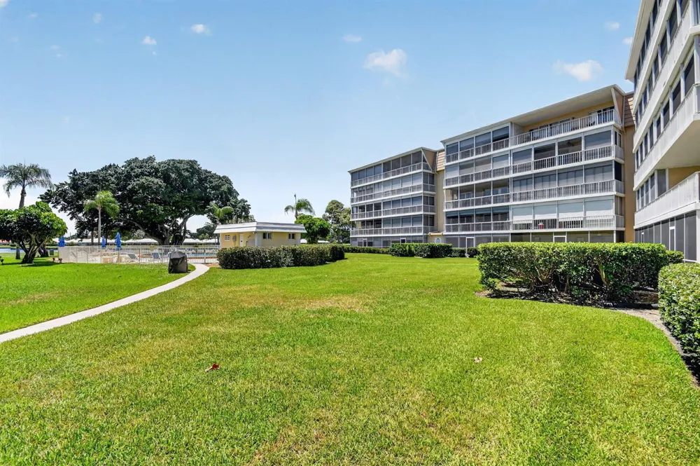 145 Atlantis Boulevard #202 Atlantis, FL 33462