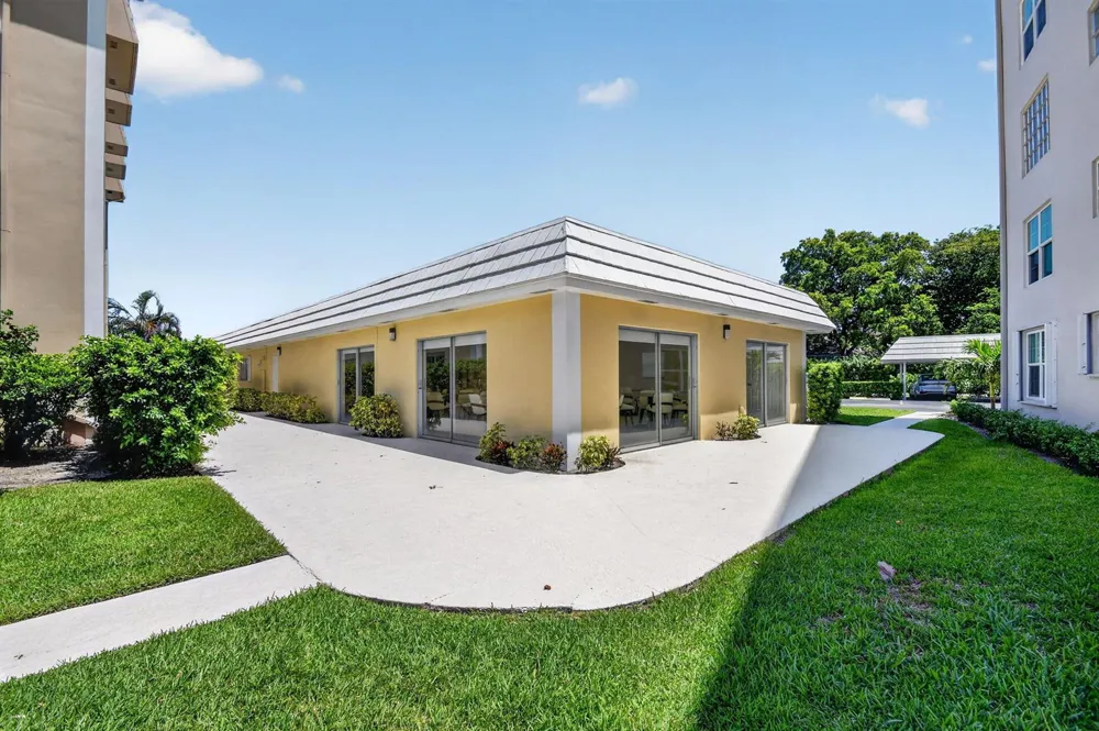 145 Atlantis Boulevard #202 Atlantis, FL 33462