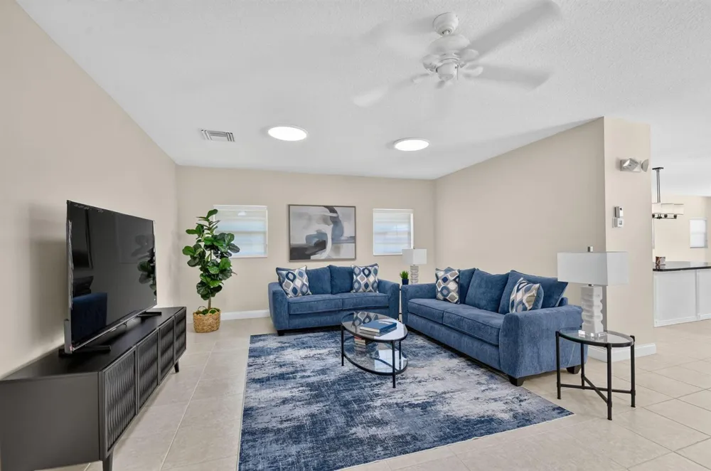 145 Atlantis Boulevard #202 Atlantis, FL 33462