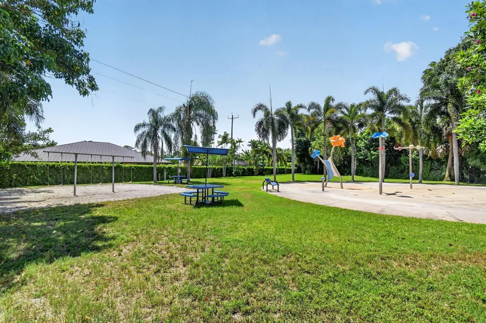 145 Atlantis Boulevard #202 Atlantis, FL 33462
