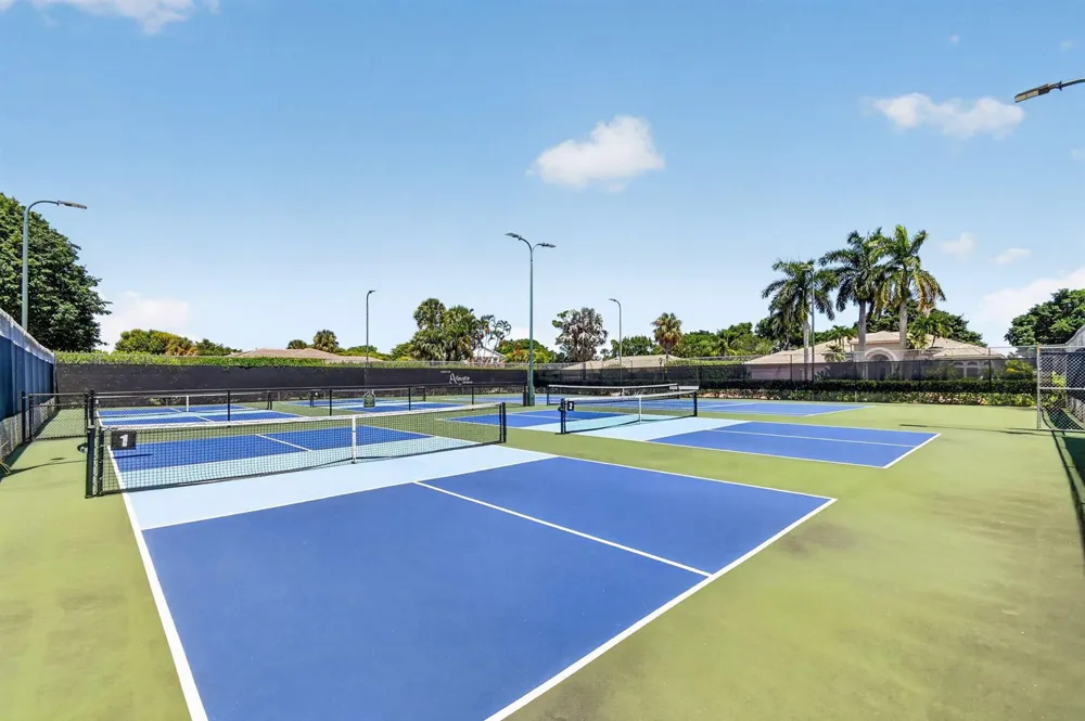 145 Atlantis Boulevard #202 Atlantis, FL 33462