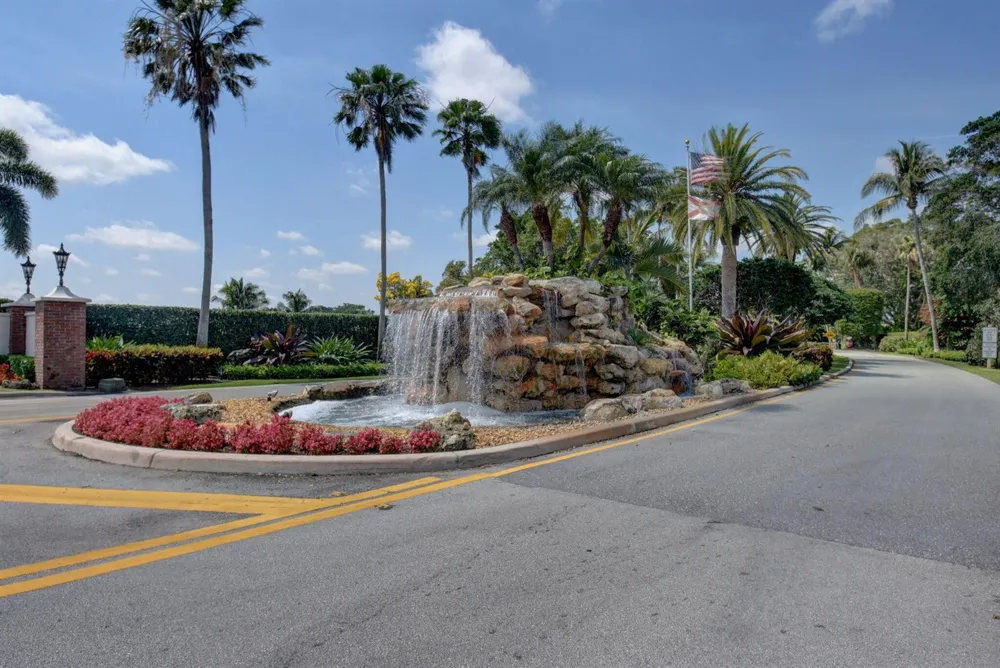 145 Atlantis Boulevard #202 Atlantis, FL 33462