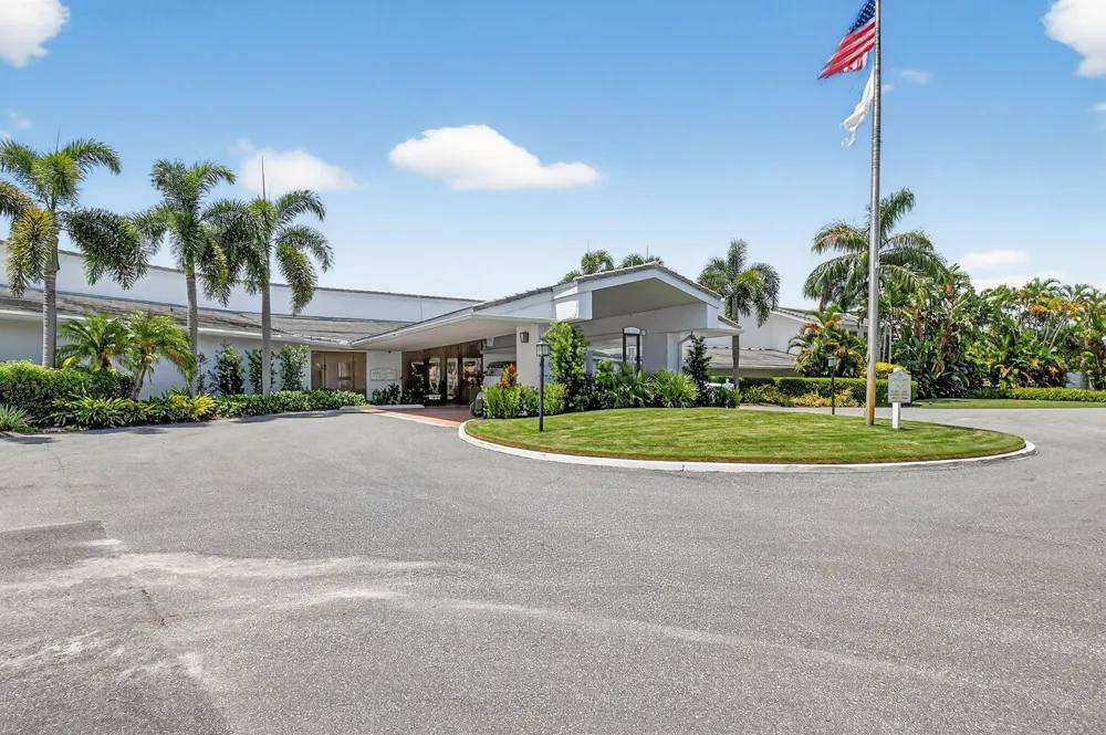 145 Atlantis Boulevard #202 Atlantis, FL 33462