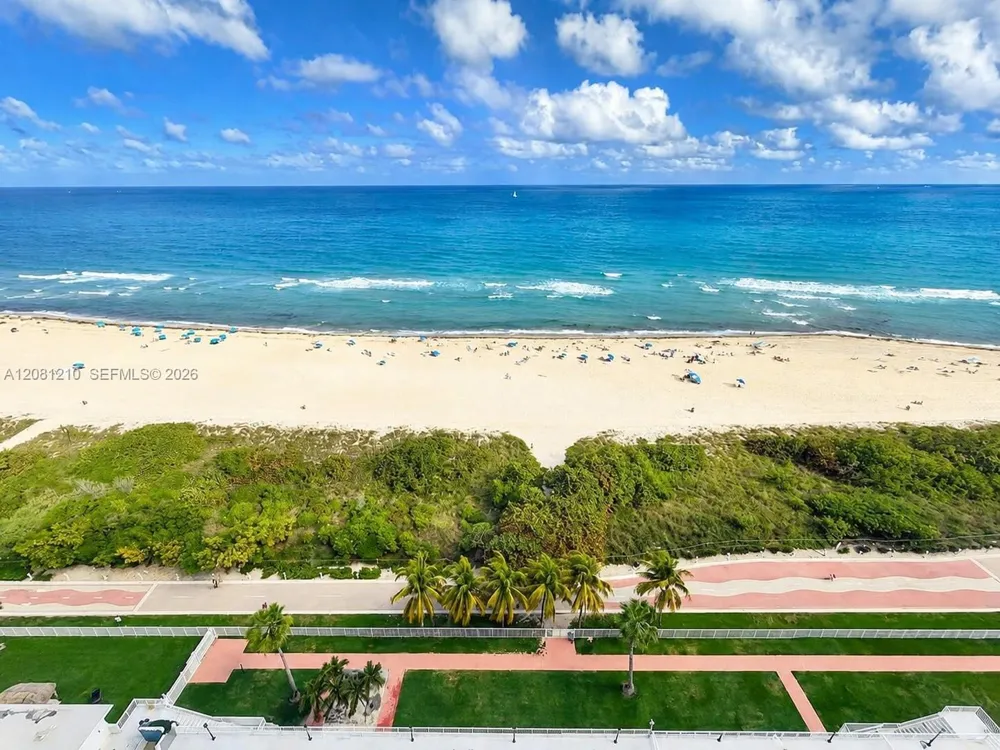 5601 COLLINS AV #PH-2 Miami Beach, FL 33140