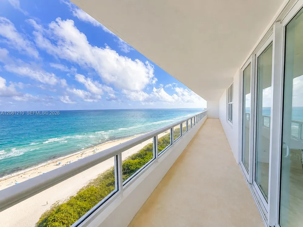 5601 COLLINS AV #PH-2 Miami Beach, FL 33140