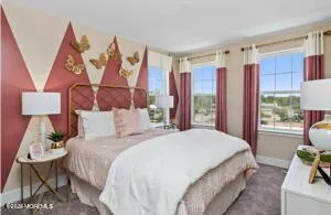 19 Ramble Way Manalapan, NJ 07726
