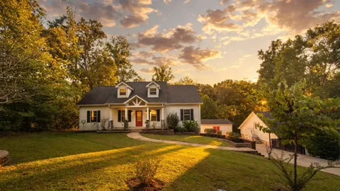 111 Lakeland Dr