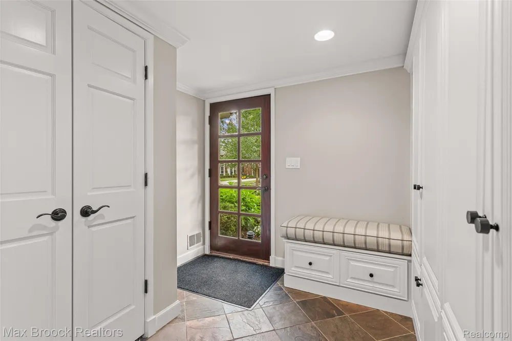 416 Puritan Avenue Birmingham City, MI 48009