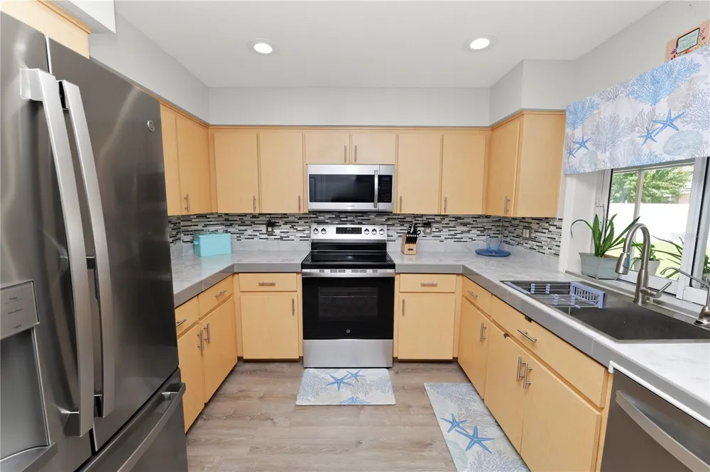 1564 NORWICK WAY Lakeland, FL 33809
