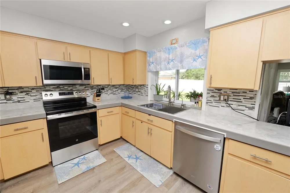 1564 NORWICK WAY Lakeland, FL 33809