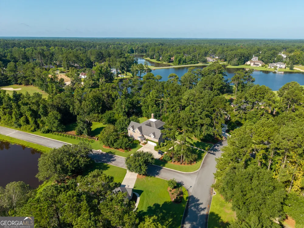4237 Whisperwood CIR Valdosta, GA 31602