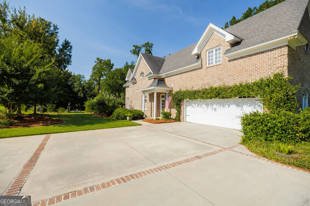 4237 Whisperwood CIR Valdosta, GA 31602