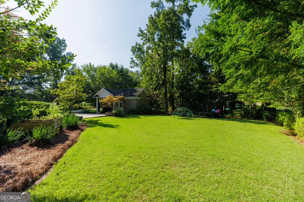 4237 Whisperwood CIR Valdosta, GA 31602