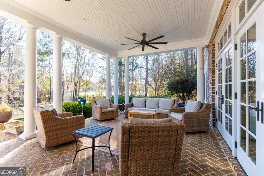 4237 Whisperwood CIR Valdosta, GA 31602