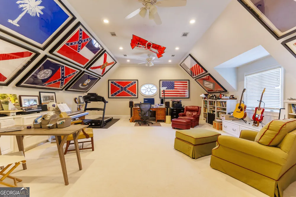 4237 Whisperwood CIR Valdosta, GA 31602